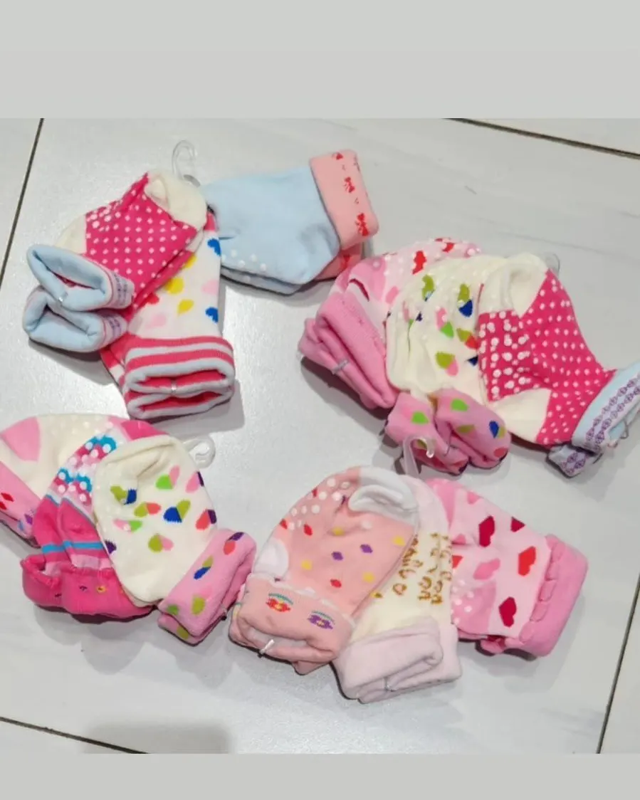 3 pairs set Anti Slip/Skid Socks 0-6 months – Girls